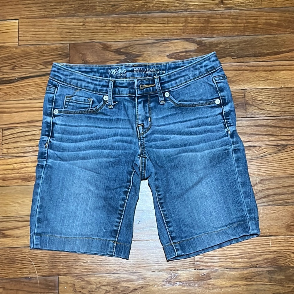Mid-Rise Straight Shorts